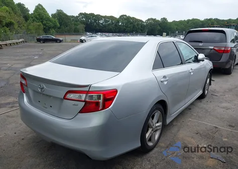2014 Toyota Camry Se z USA, uszkodzony, nr VIN 4T1BF1FK2EU828360
